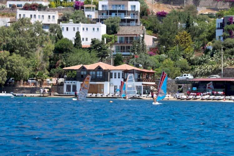 53F6CC79-BCAB-480B-A2BD-331312D34082